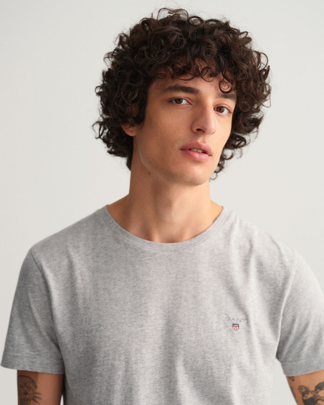 Μπλουζάκι λαιμοκοψη Gant - Γκρι